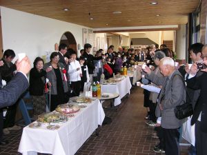 七戸産りんごジュースで乾杯。